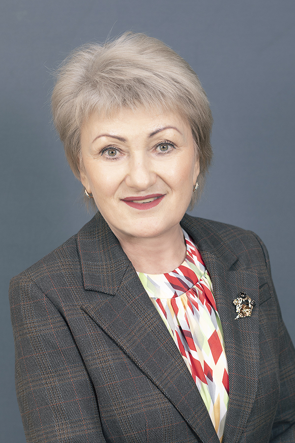 Музыкальный руководитель Деревцова Лариса Ивановна.